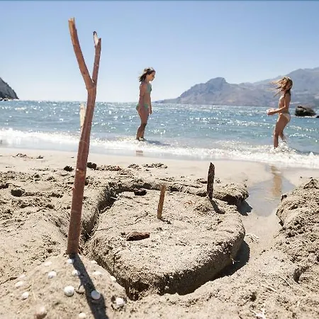 Bay Szálloda Plakiász